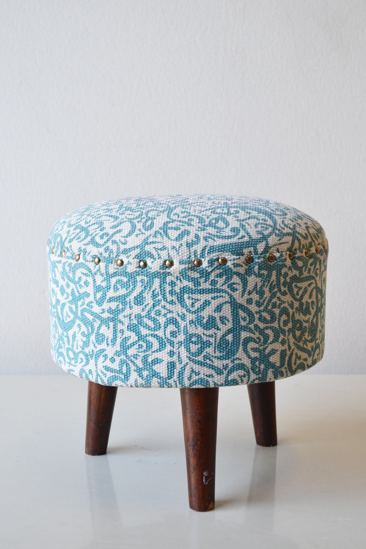 Light Blue Calligraphy Stool