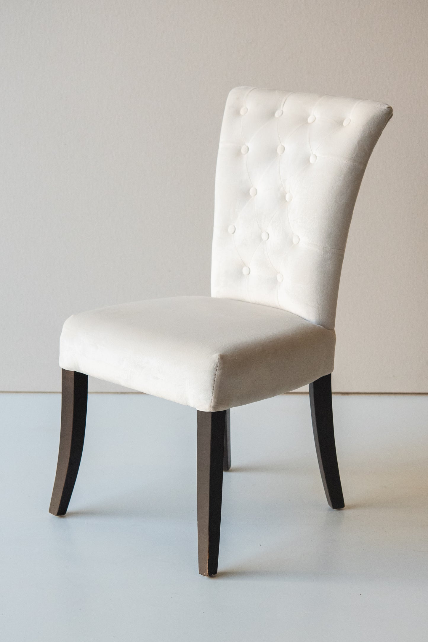 Light Cream Buttoned Back Dining Chair