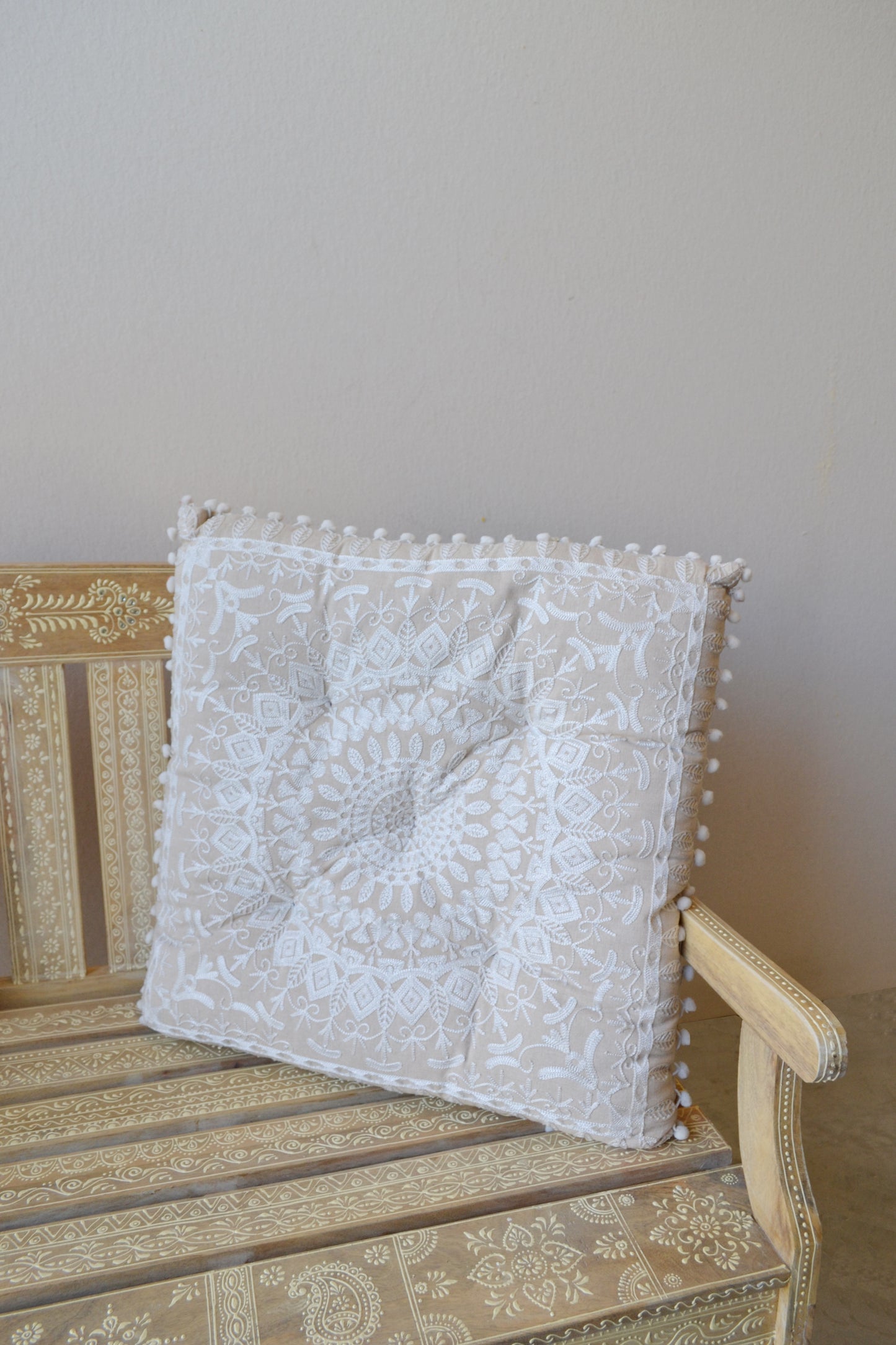 Traditional Off White Cushion