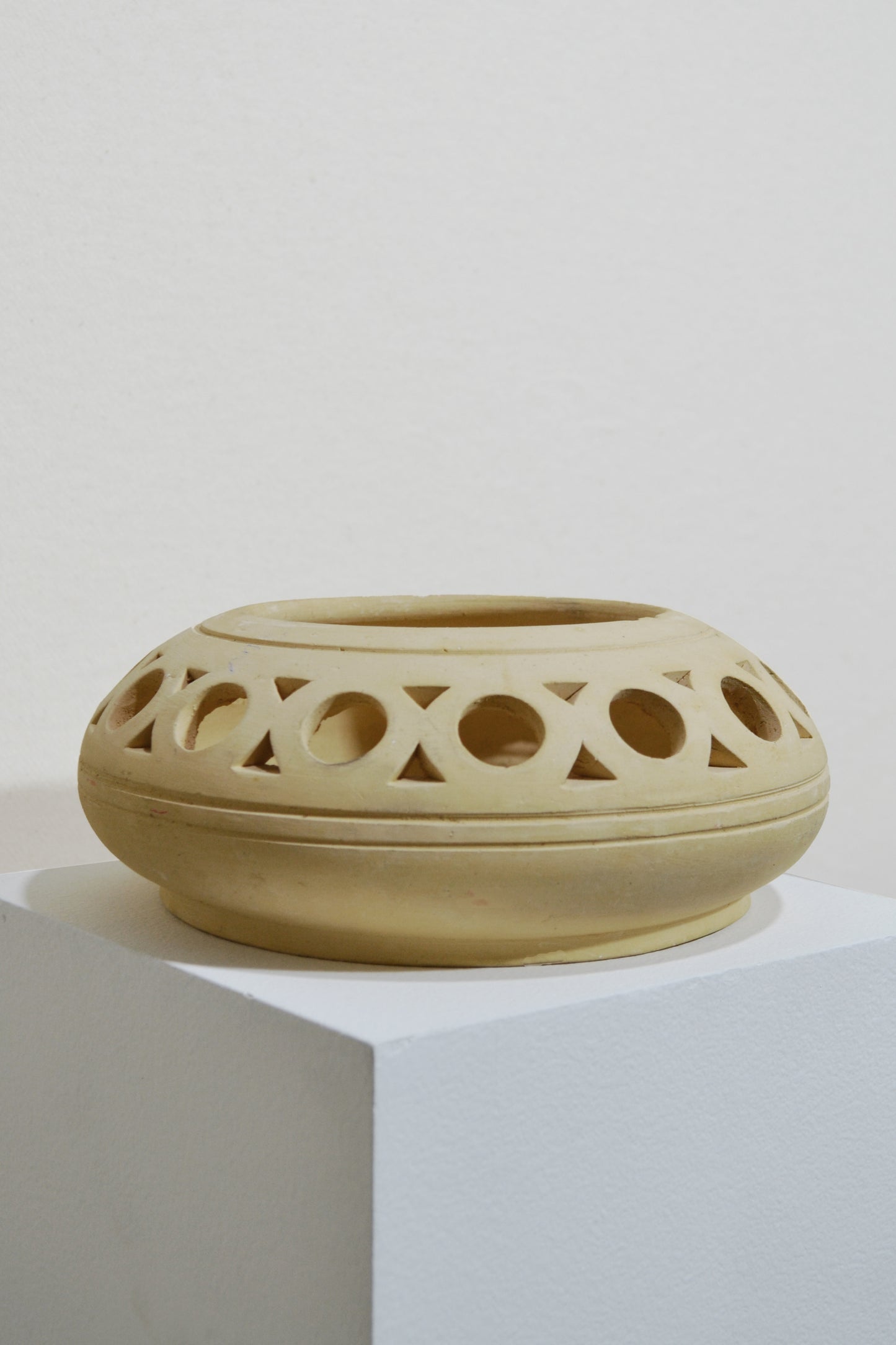 Low Detailed Clay Pot